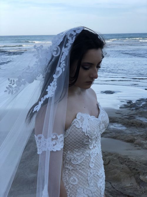 lace drop veil for modern wedding dress